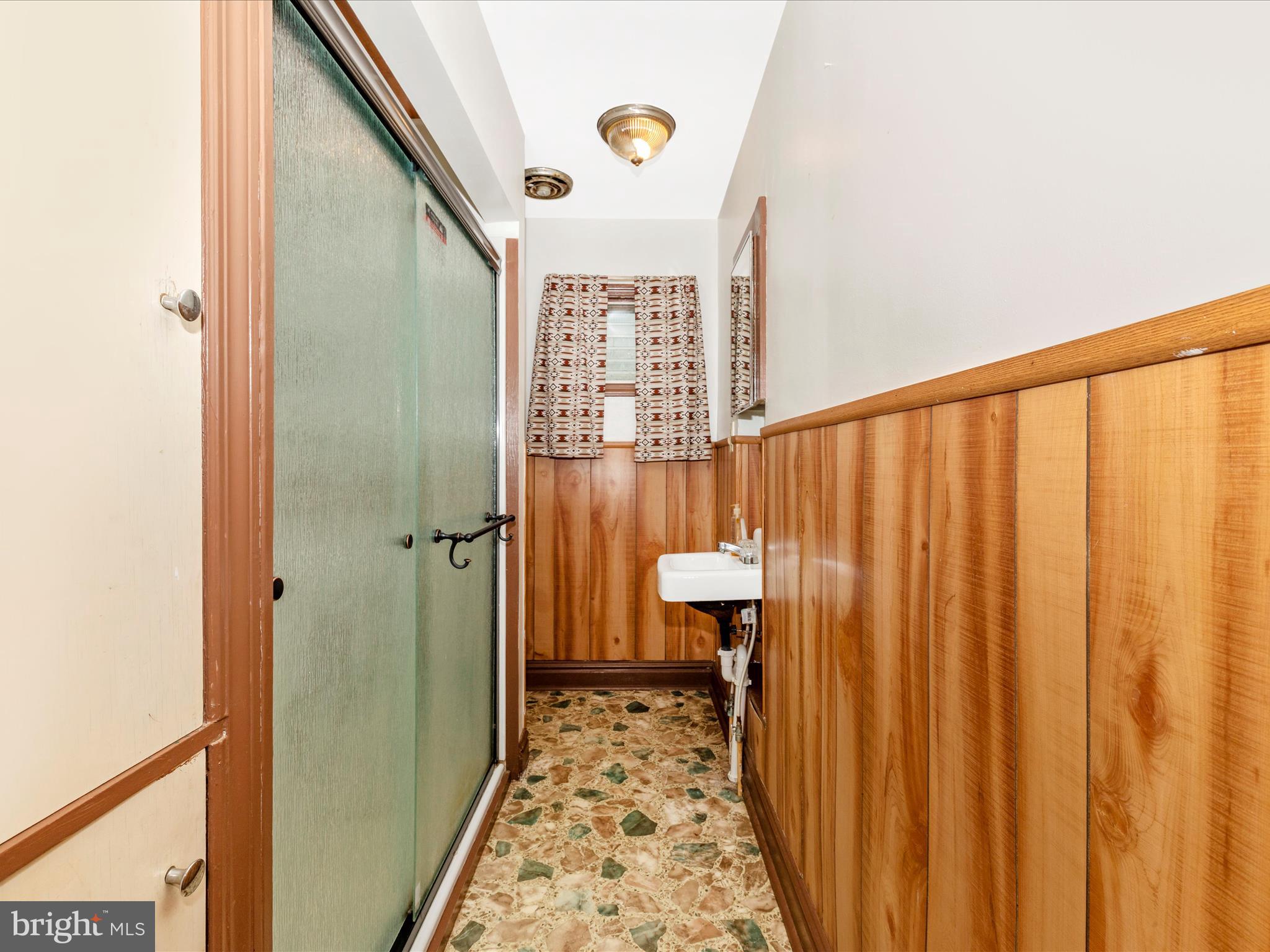 13609 Blairs Valley Road Clear Spring, MD 21722 - Photo 30 of 45 Bathroom