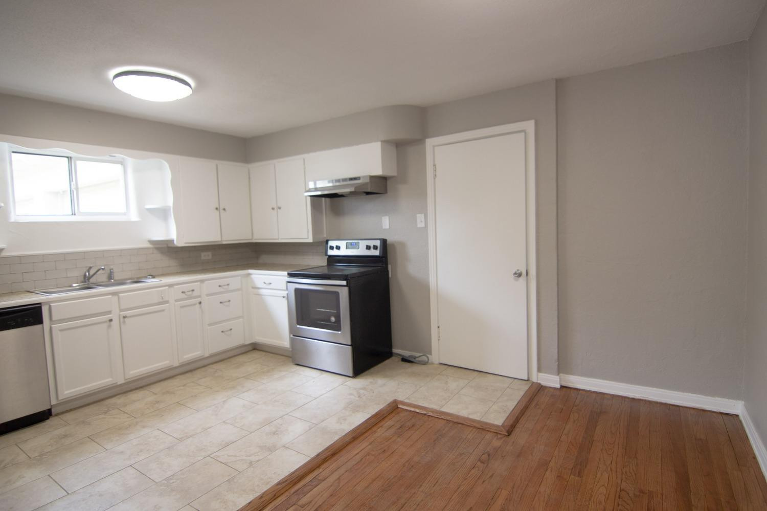 3320 27th Street Lubbock, TX 79410 - Photo 5 of 14 Photo 5