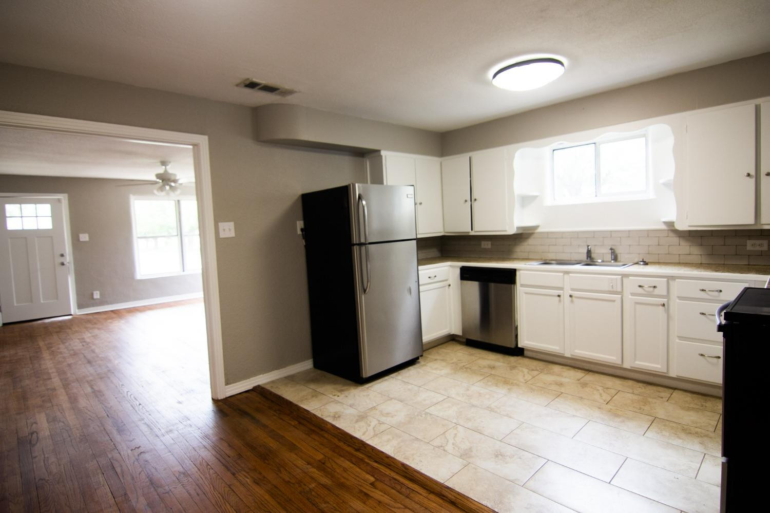 3320 27th Street Lubbock, TX 79410 - Photo 6 of 14 Photo 6