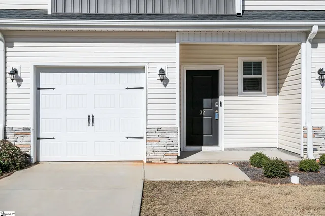 $229,000 | 32 Apricot Lane, Duncan, SC 29334