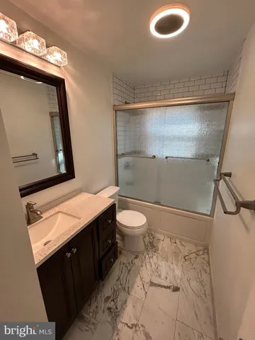 a close up view of washer and dryer