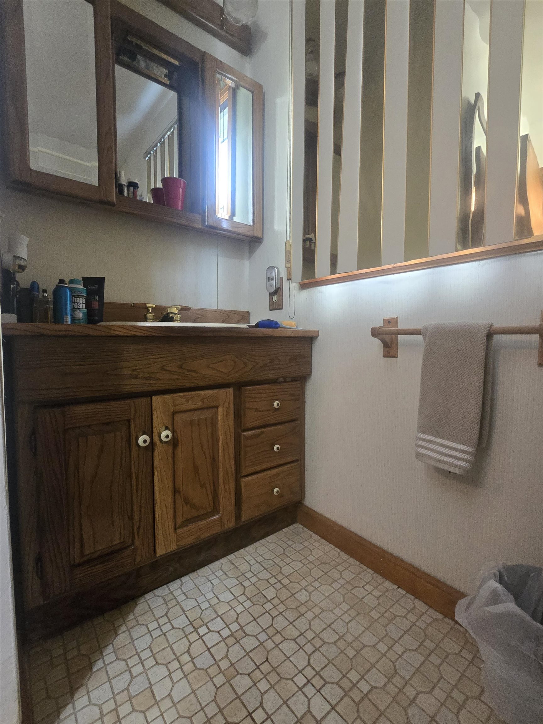 2066 East Bristol Road Burton, MI 48529 - Photo 6 of 14