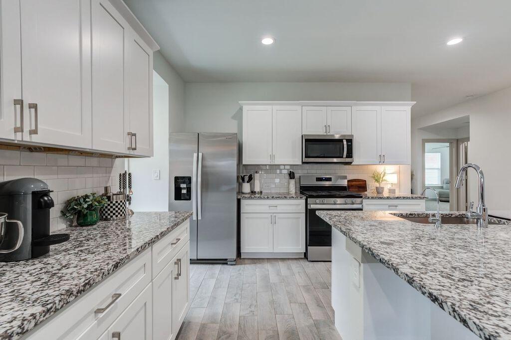 2901 134th Street Lubbock, TX 79423 - Photo 8 of 29 kitchen7