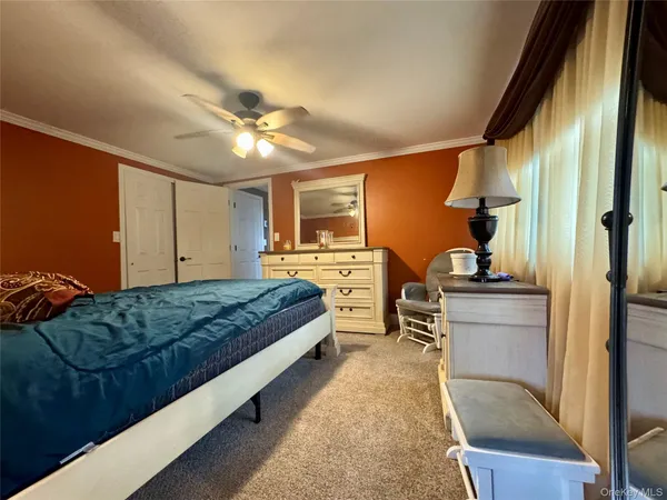 $699,999 | 160 Lincoln Boulevard, Hauppauge, NY 11788