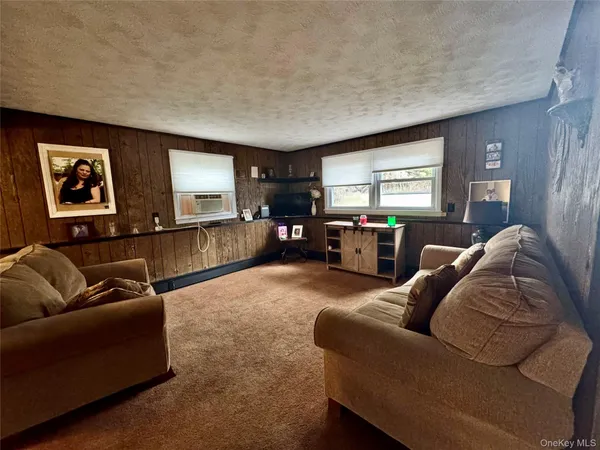 $699,999 | 160 Lincoln Boulevard, Hauppauge, NY 11788