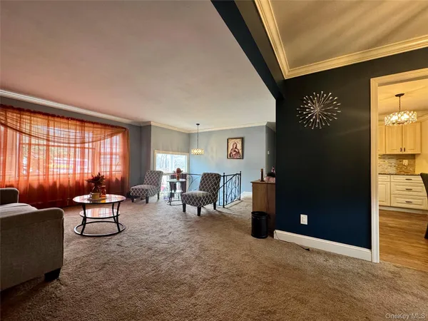 $699,999 | 160 Lincoln Boulevard, Hauppauge, NY 11788