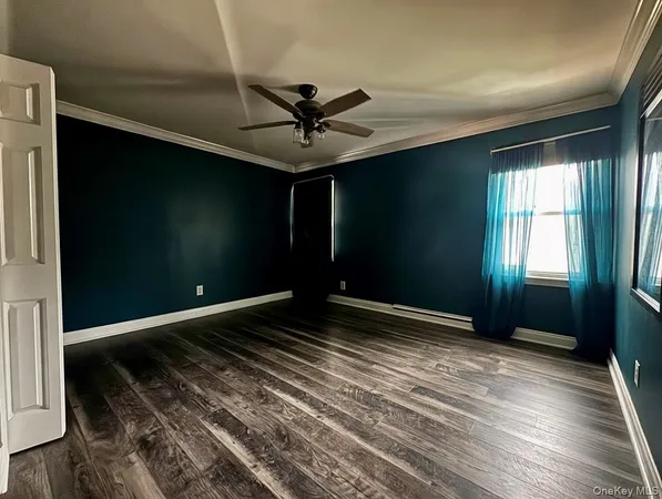 $699,999 | 160 Lincoln Boulevard, Hauppauge, NY 11788