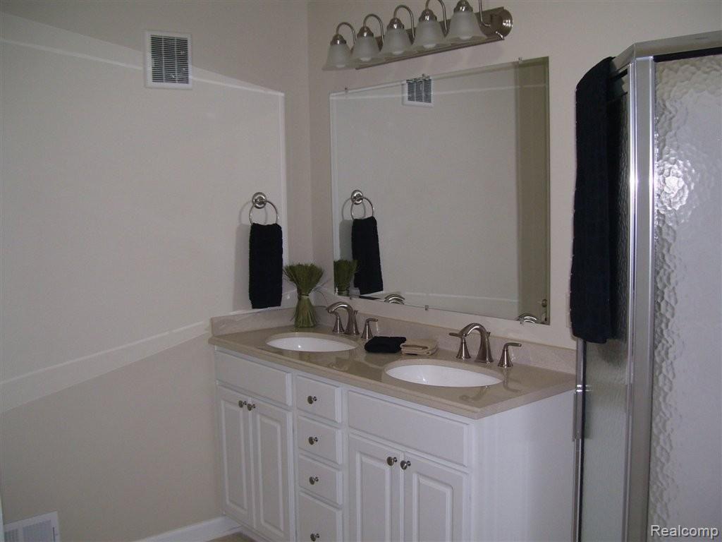 9868 Crane Road Milan, MI 48160 - Photo 14 of 41 MASTER BATH