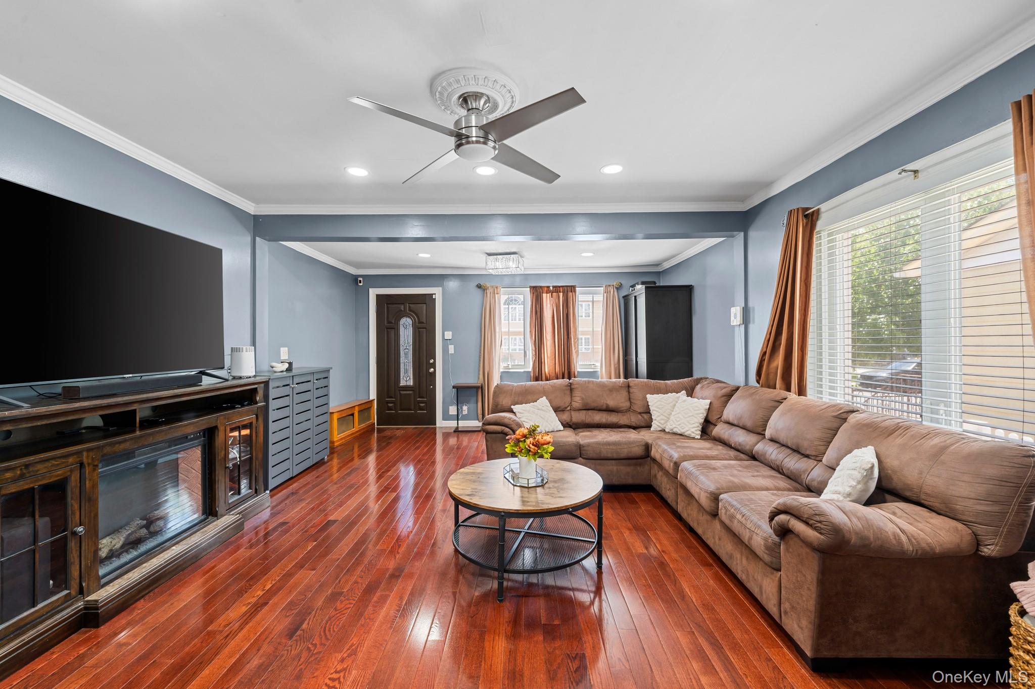 43 Dewitt Street Valley Stream, NY 11580 - Photo 6 of 39