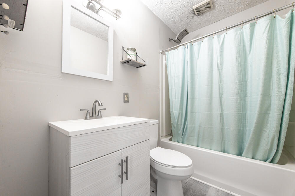 144 Old Barnwell Road Aiken, SC 29803 - Photo 9 of 16 Owner's Ensuite!