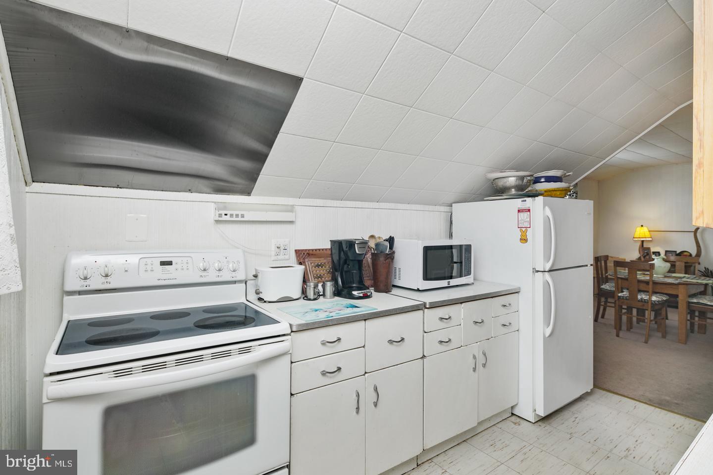 1524 Prospect Ridge Boulevard Haddon Heights, NJ 08035 - Photo 24 of 34 Upper level unit kitchen