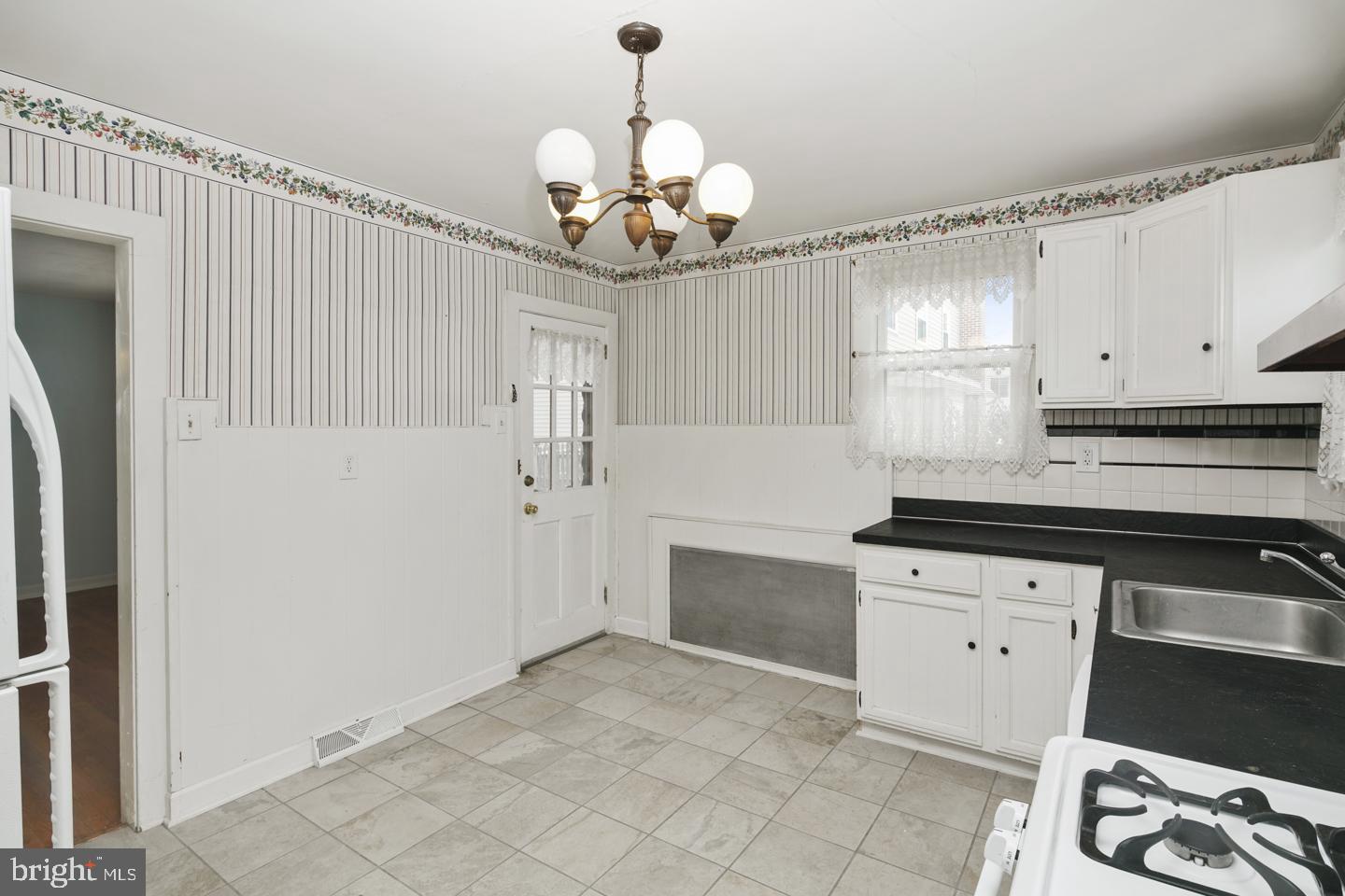1524 Prospect Ridge Boulevard Haddon Heights, NJ 08035 - Photo 7 of 34 Eat in kitchen