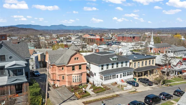 $615,000 | 7 McKinstry Place, Hudson, NY 12534