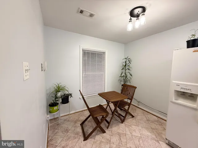 $2,900 | 4924 Van Walbeek Place, Annandale, VA 22003