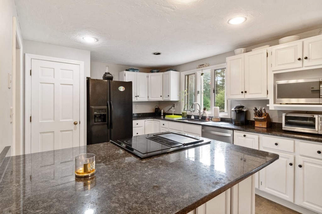 24 Bravender Road Duxbury, MA 02332 - Photo 5 of 23 Gallery Image 5