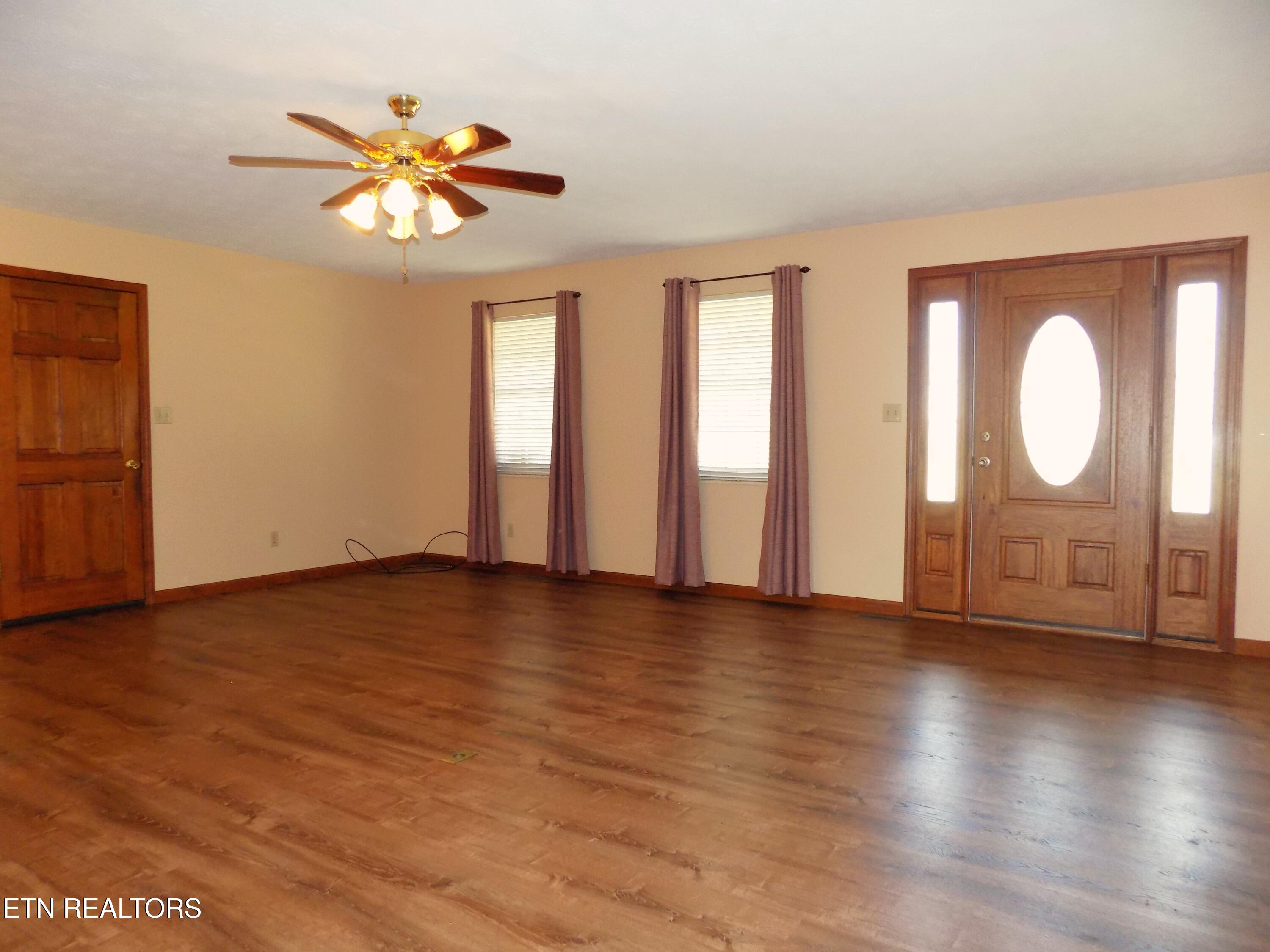 509 Alpine Circle Talbott, TN 37877 - Photo 11 of 44 Living Room
