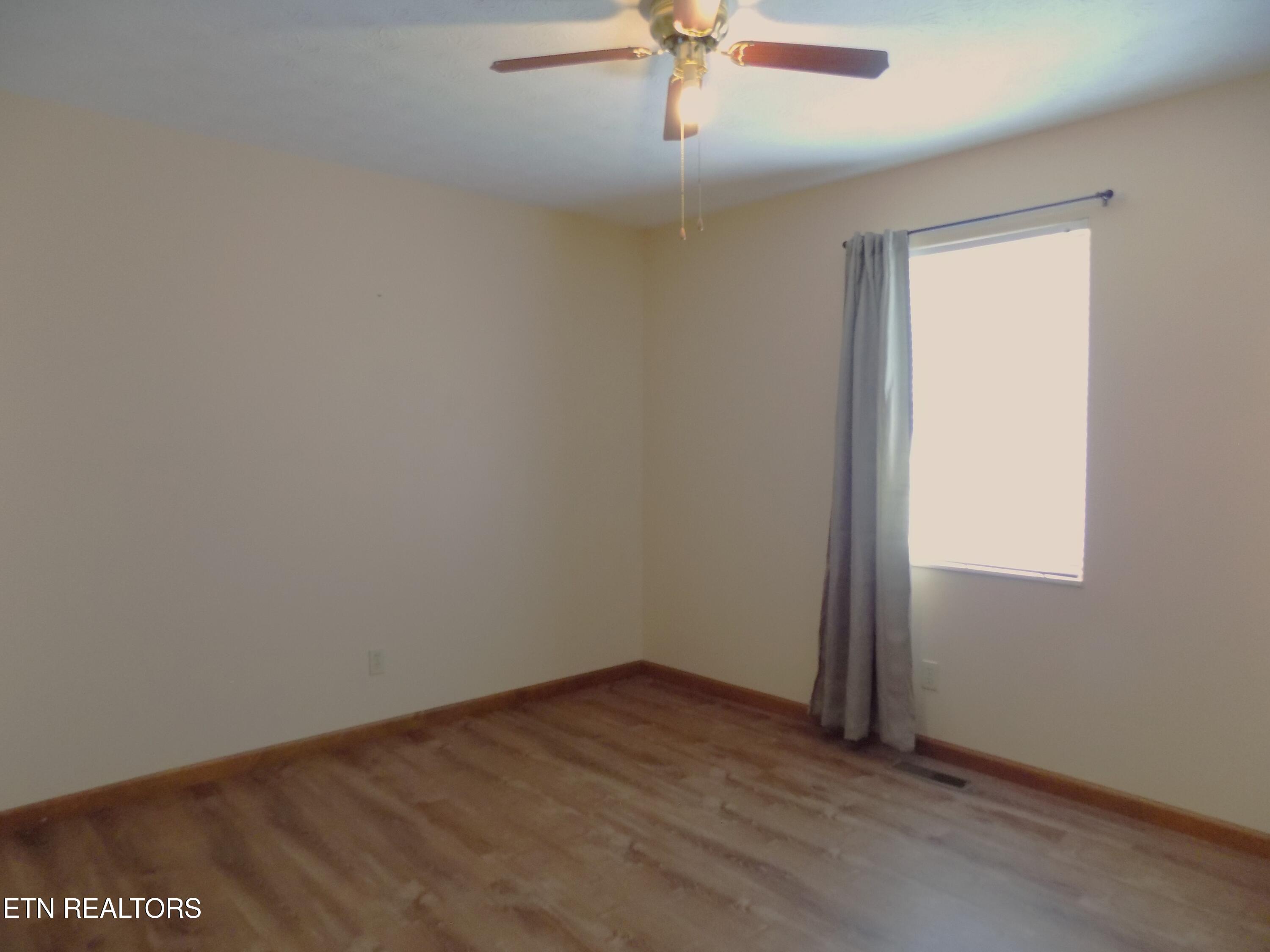 509 Alpine Circle Talbott, TN 37877 - Photo 19 of 44 Bedroom 2