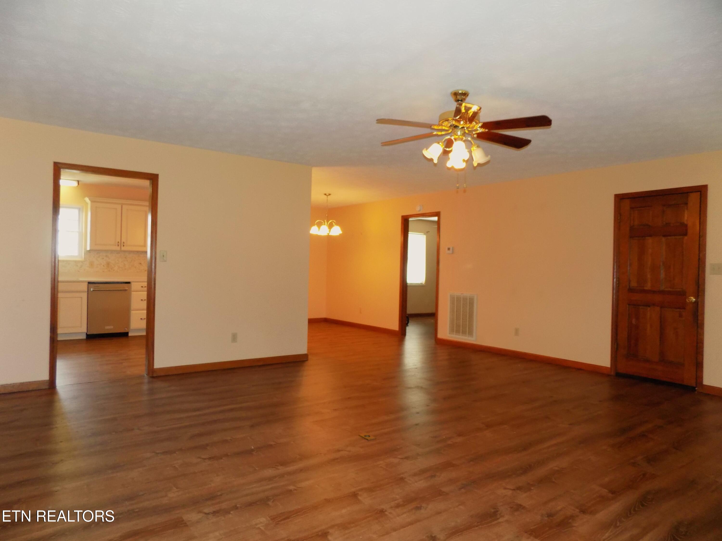 509 Alpine Circle Talbott, TN 37877 - Photo 8 of 44 Living Room
