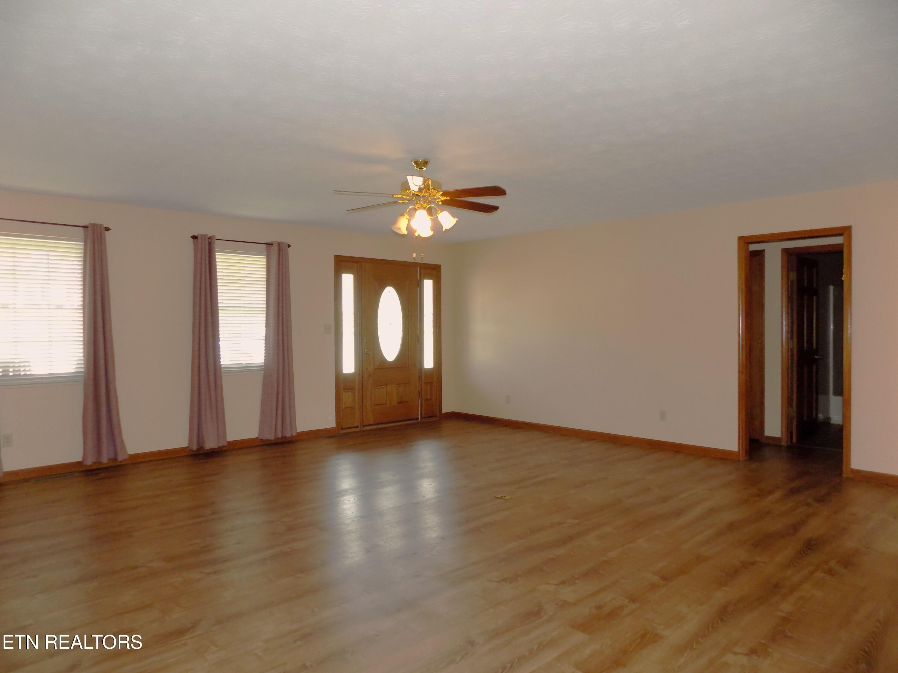 509 Alpine Circle Talbott, TN 37877 - Photo 10 of 44 Living Room