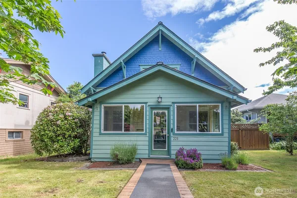 $425,000 | 221 West 15th Street, Port Angeles, WA 98362