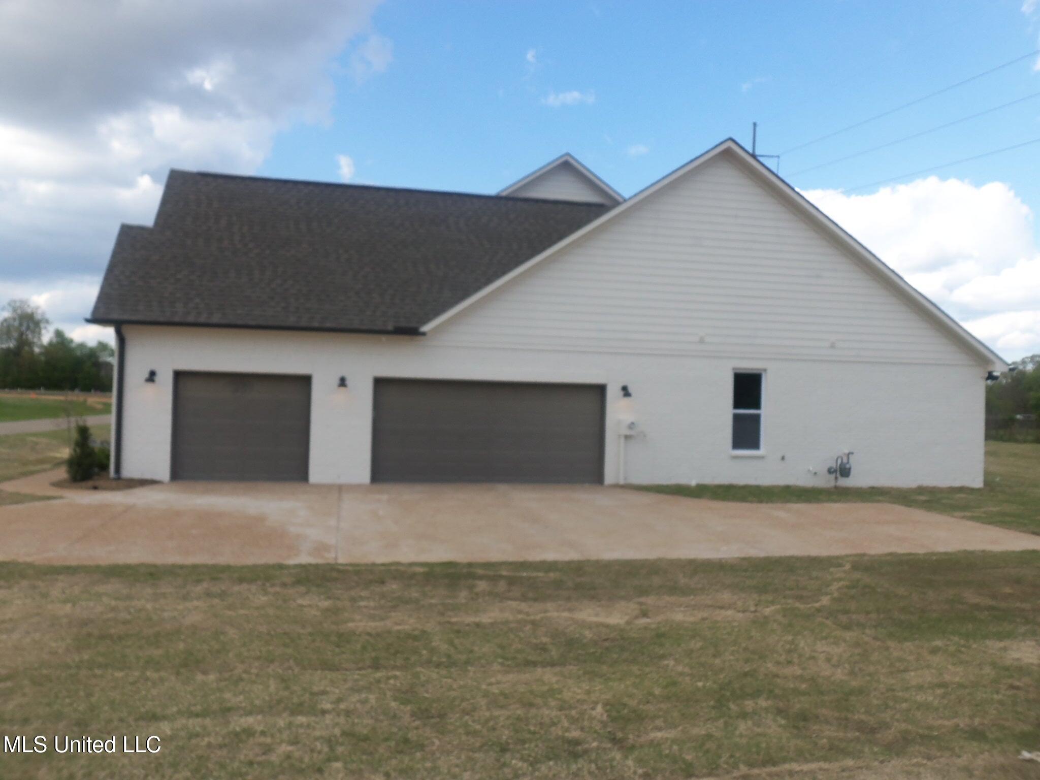 3372 Blooming Grv Road Olive Branch, MS 38654 - Photo 2 of 23 100_1427
