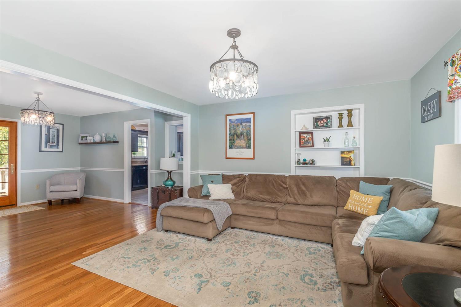 6374 Springdale Road Cincinnati, OH 45247 - Photo 4 of 40 Gallery Image 4