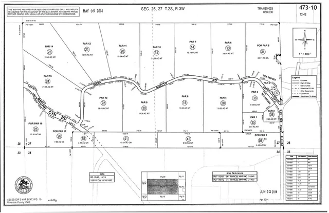 a black and white photo of a picture