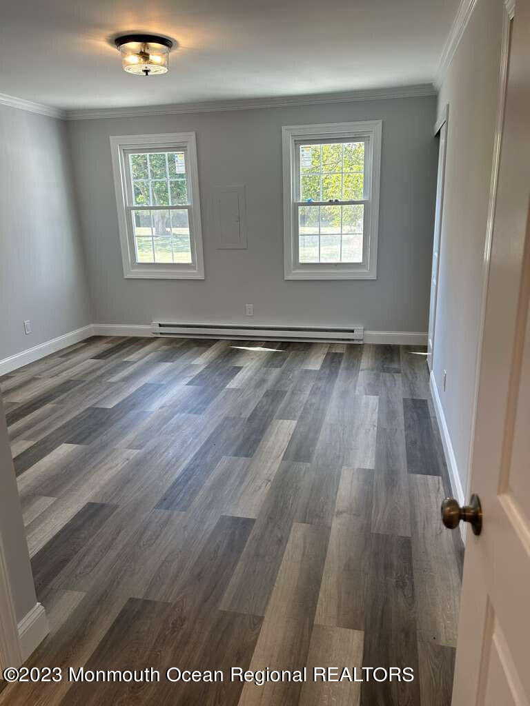 48 East Piazza Tasso Freehold, NJ 07728 - Photo 5 of 21 Feuer.5