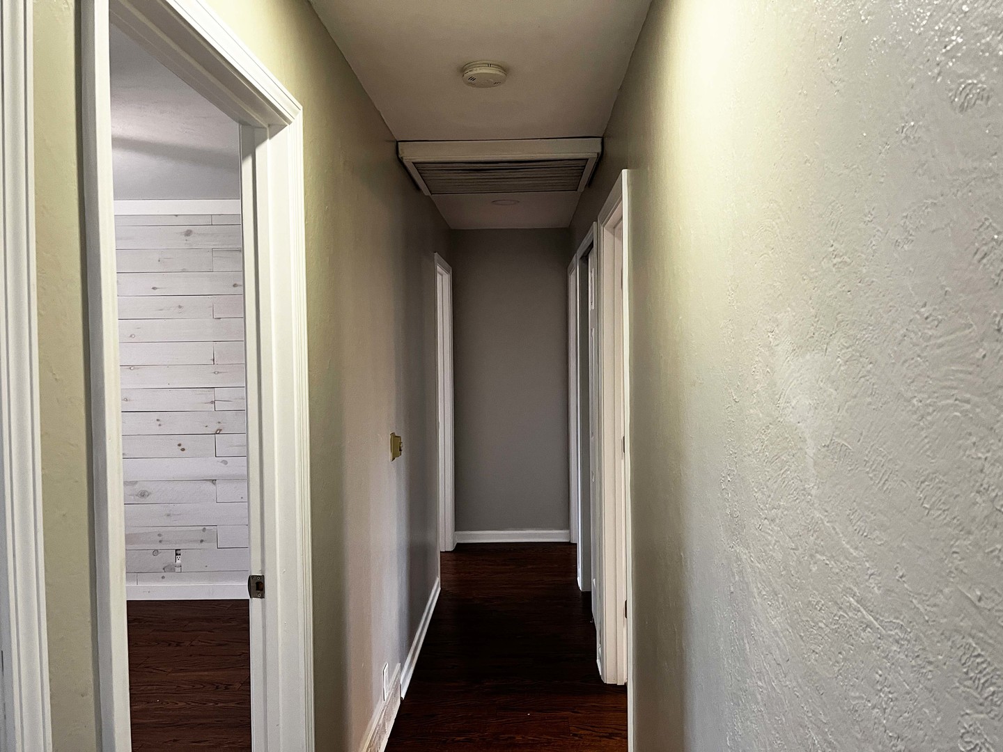 2438 Erskine Road Joliet, IL 60433 - Photo 27 of 42 a view of a hallway