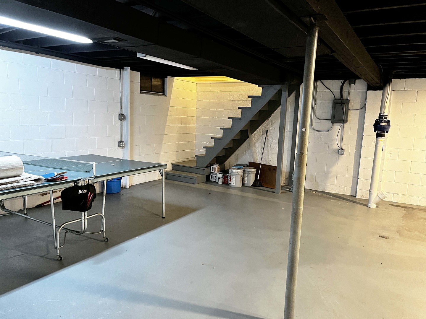 2438 Erskine Road Joliet, IL 60433 - Photo 35 of 42 a view of a hallway with seating area