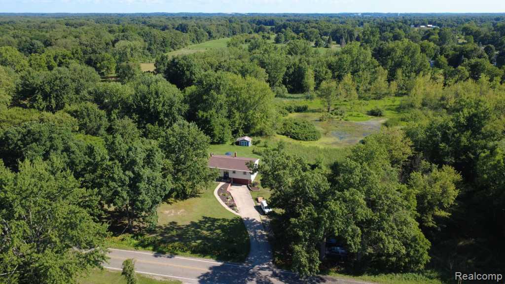 2201 Maple Grove Road Jackson, MI 49201 - Photo 2 of 21 2201-maple-grove-rd-01.jpg