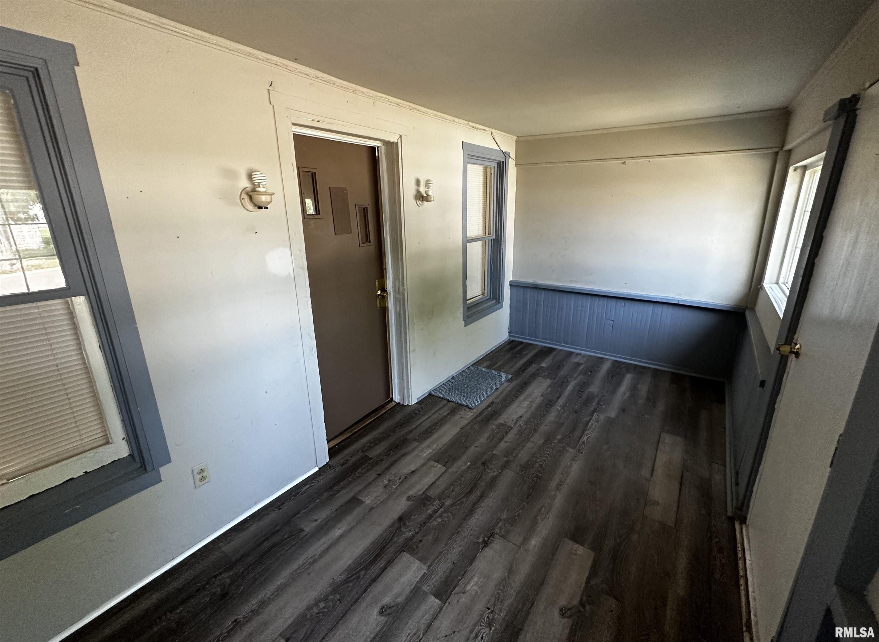 718 South Locust Street Centralia, IL 62801 - Photo 4 of 12