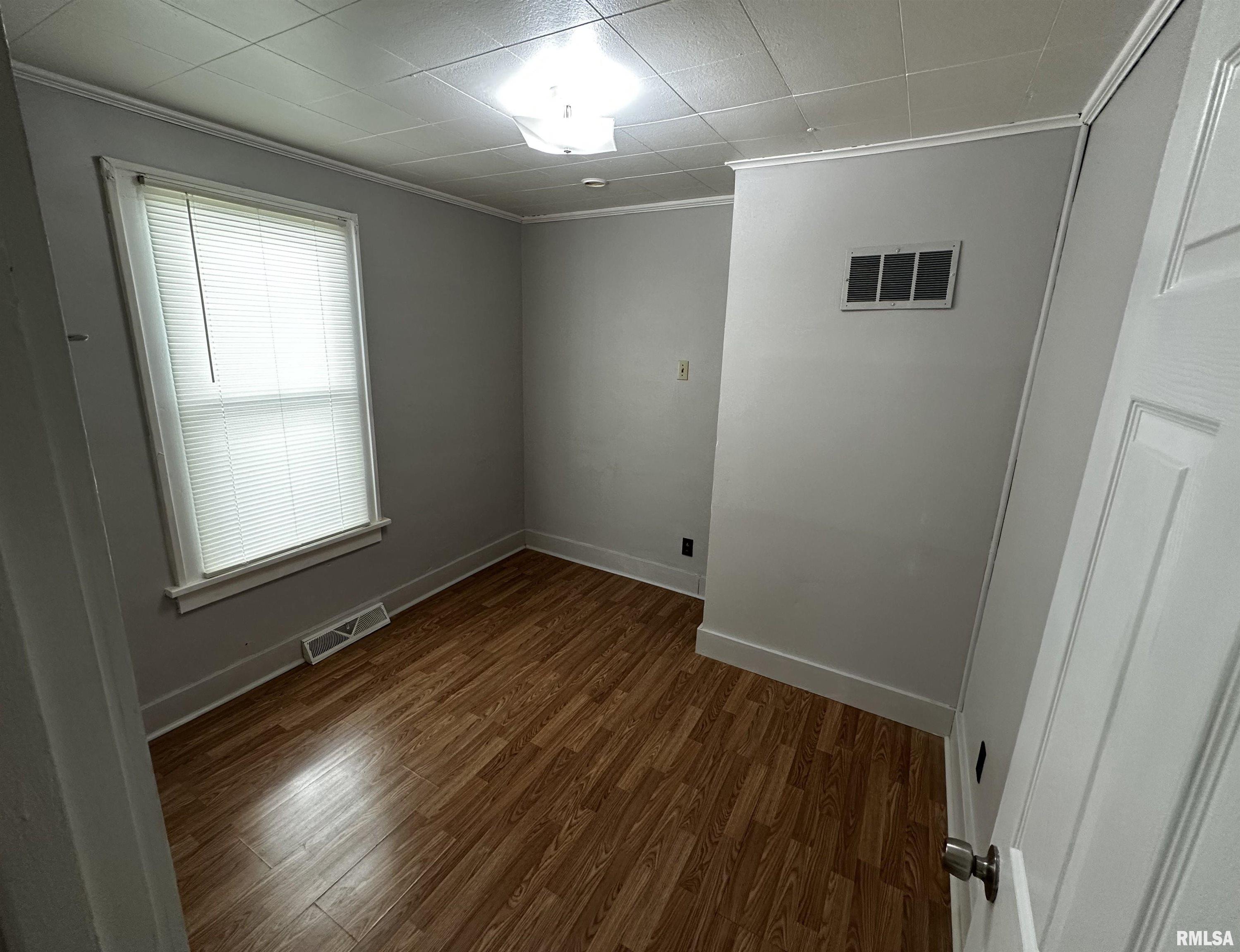 718 South Locust Street Centralia, IL 62801 - Photo 7 of 12