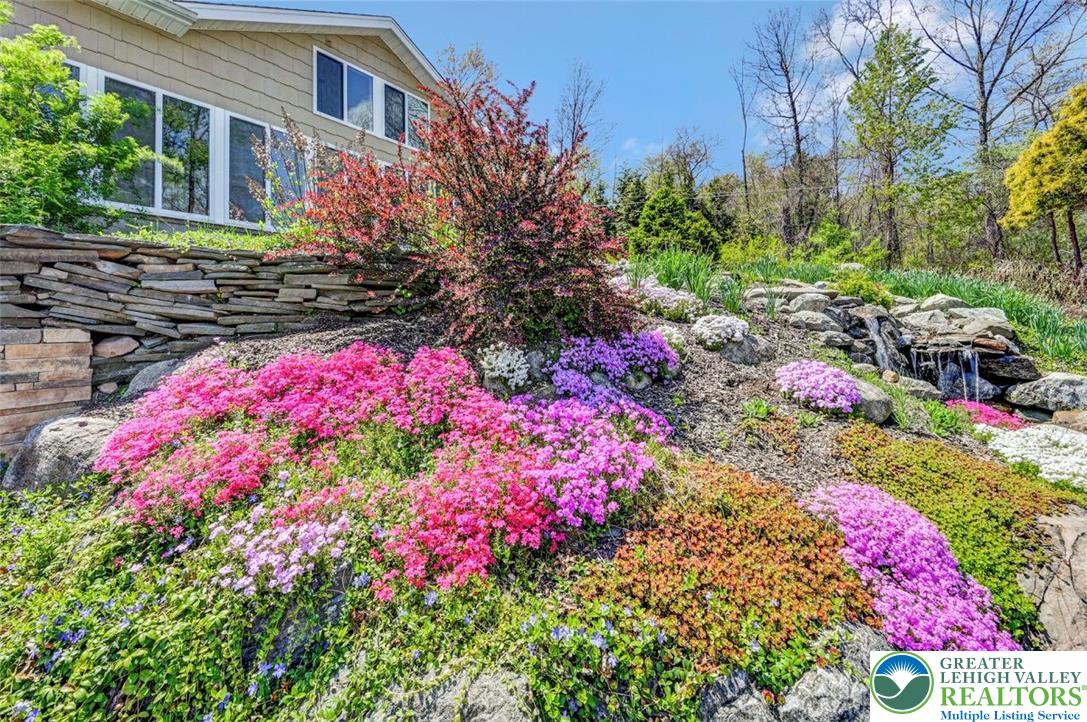 1284 Burger Hollow Road Effort, PA 18330 - Photo 9 of 100 Meticulous & Lush Landscaping
