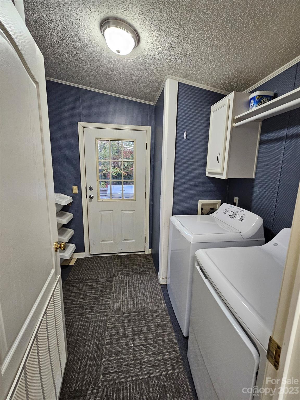 224 McDaniel Road Blacksburg, SC 29702 - Photo 11 of 20 a utility room with dryer and washer