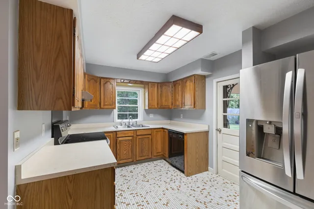 $310,000 | 6038 East County Road 700 South, Plainfield, IN 46168