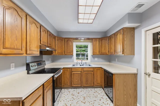 $310,000 | 6038 East County Road 700 South, Plainfield, IN 46168