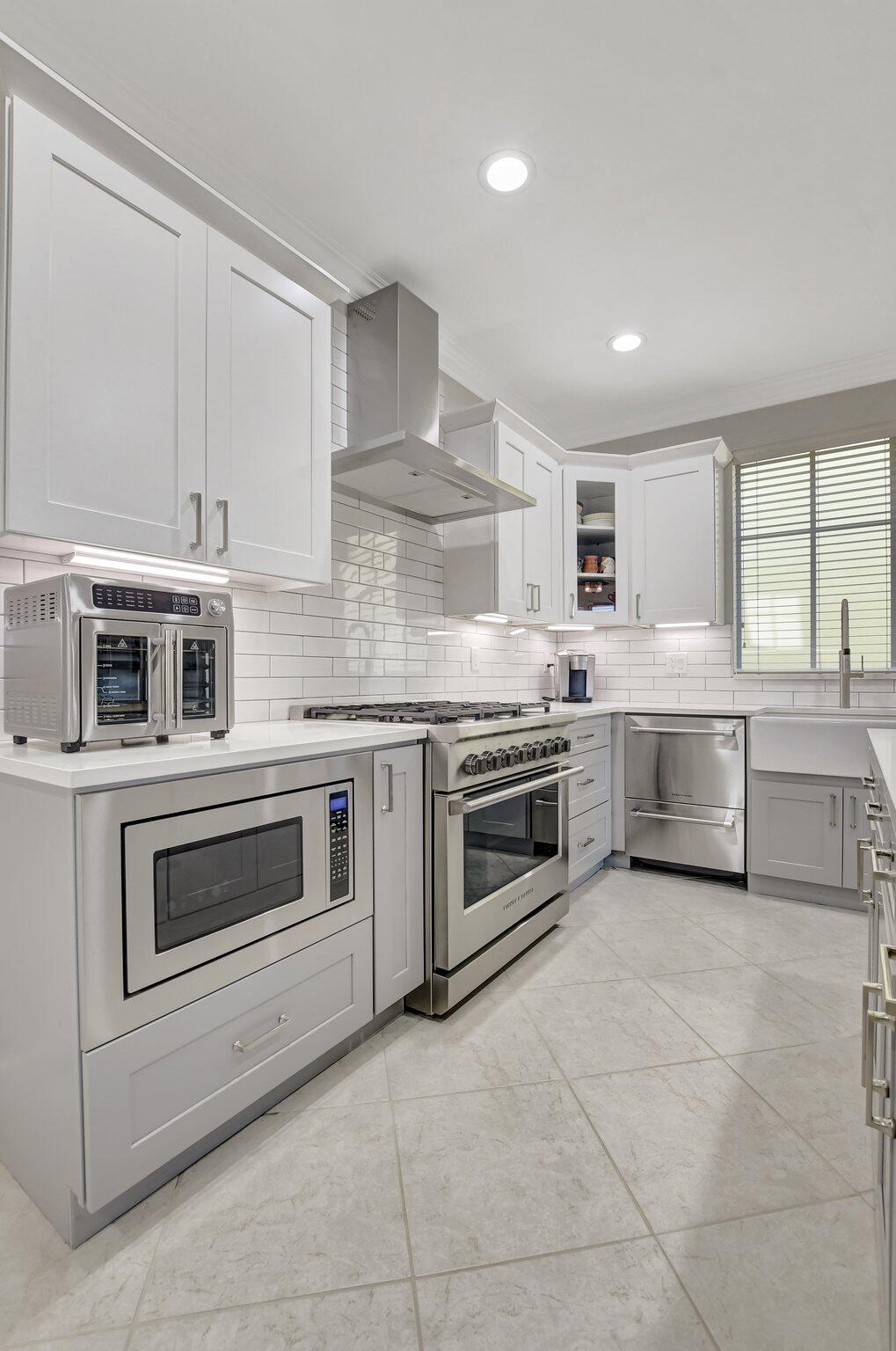 595 Northwest Dickens Court Boca Raton, FL 33432 - Photo 12 of 61 21-web-or-mls-DSC_0841