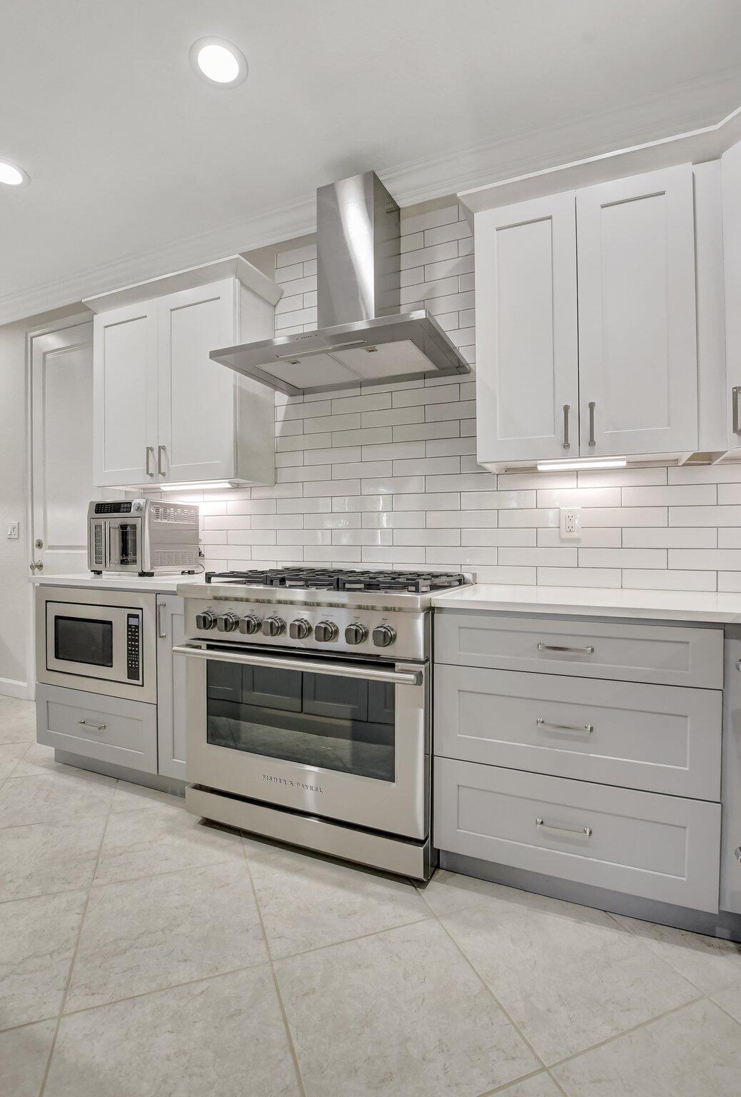 595 Northwest Dickens Court Boca Raton, FL 33432 - Photo 13 of 61 23-web-or-mls-DSC_0851