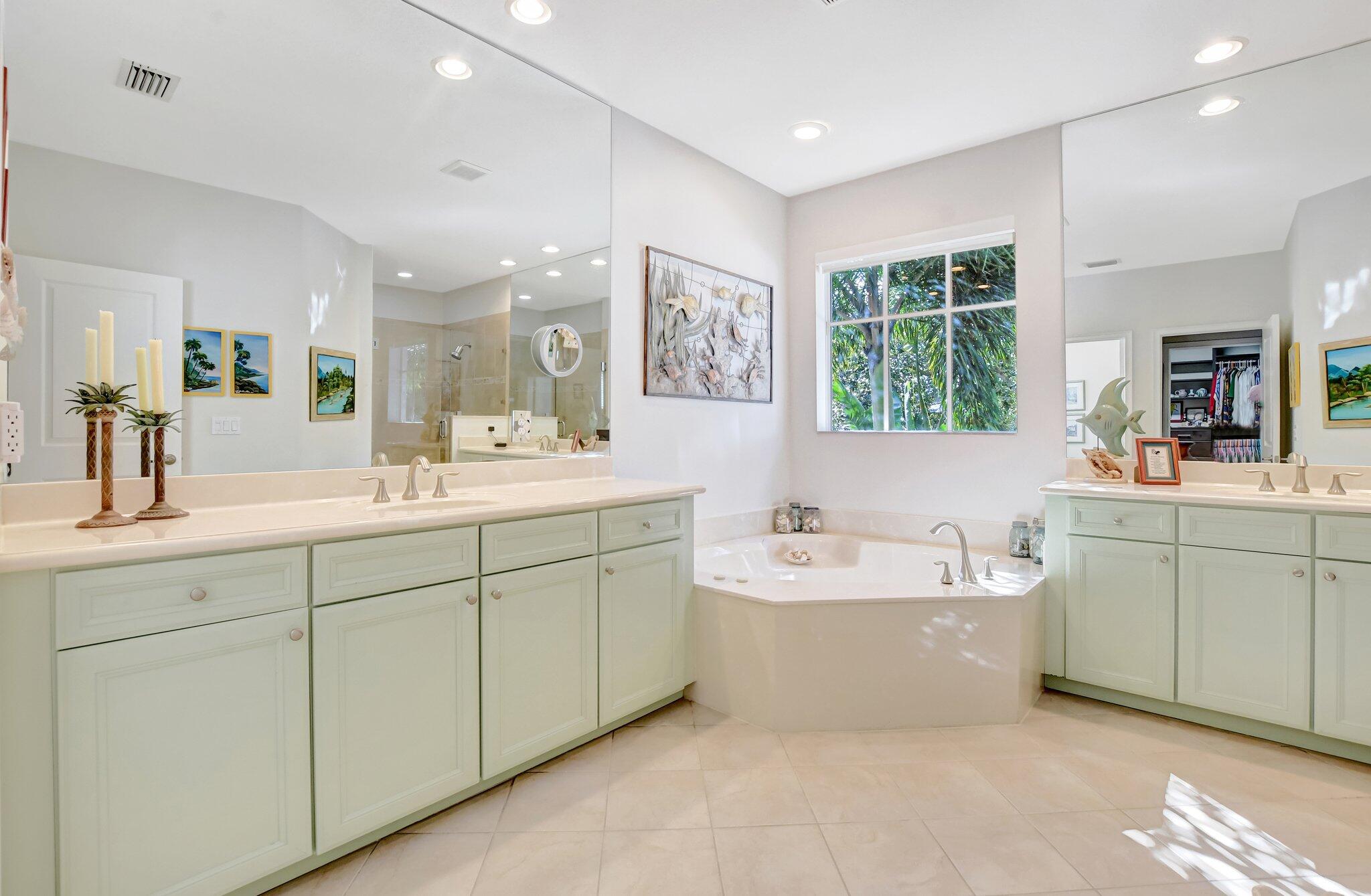 595 Northwest Dickens Court Boca Raton, FL 33432 - Photo 30 of 61 44-web-or-mls-DSC_0976