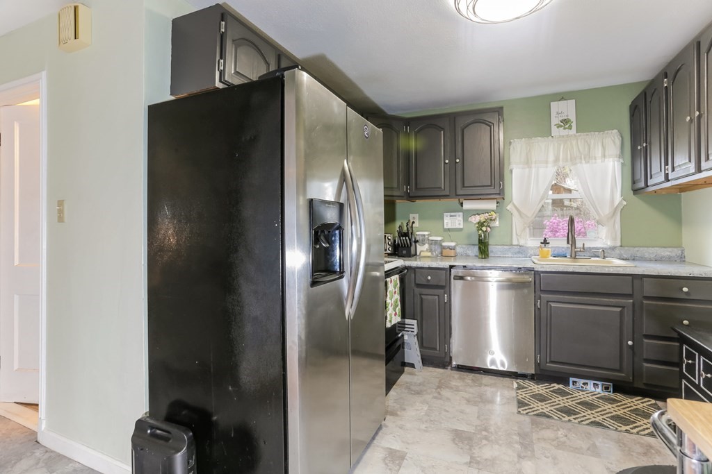 6 Ellestuen Road Worcester, MA 01606 - Photo 6 of 15 Gallery Image 6