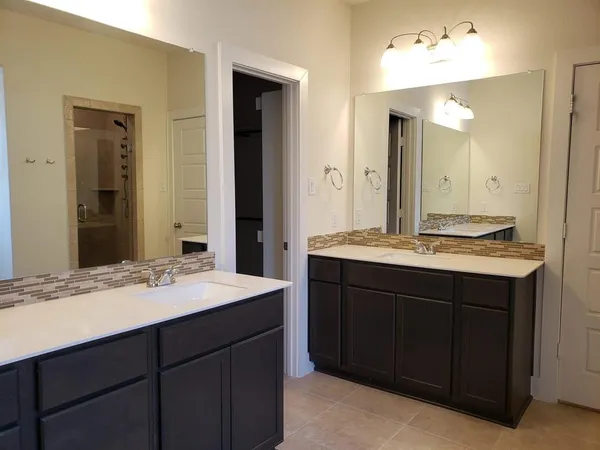 $2,595 | 11 Pheasant Run, Sanger, TX 76266