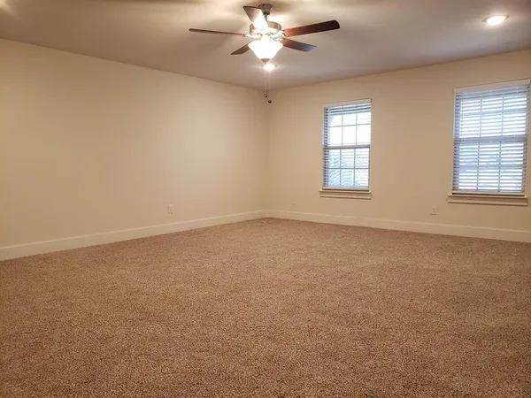$2,595 | 11 Pheasant Run, Sanger, TX 76266