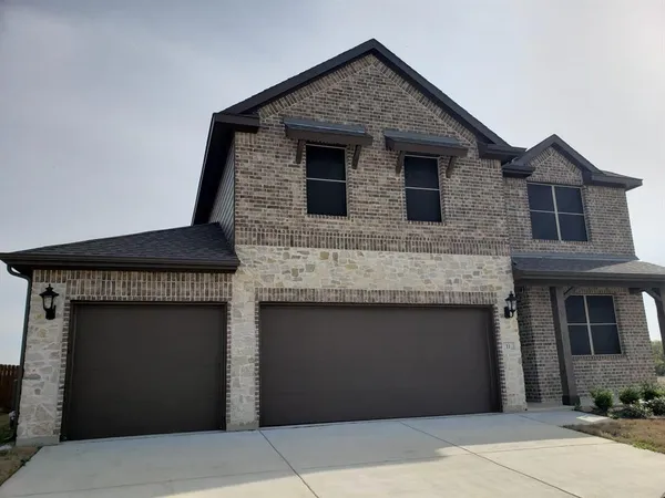 $2,595 | 11 Pheasant Run, Sanger, TX 76266