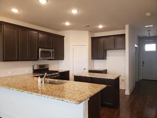 $2,595 | 11 Pheasant Run, Sanger, TX 76266