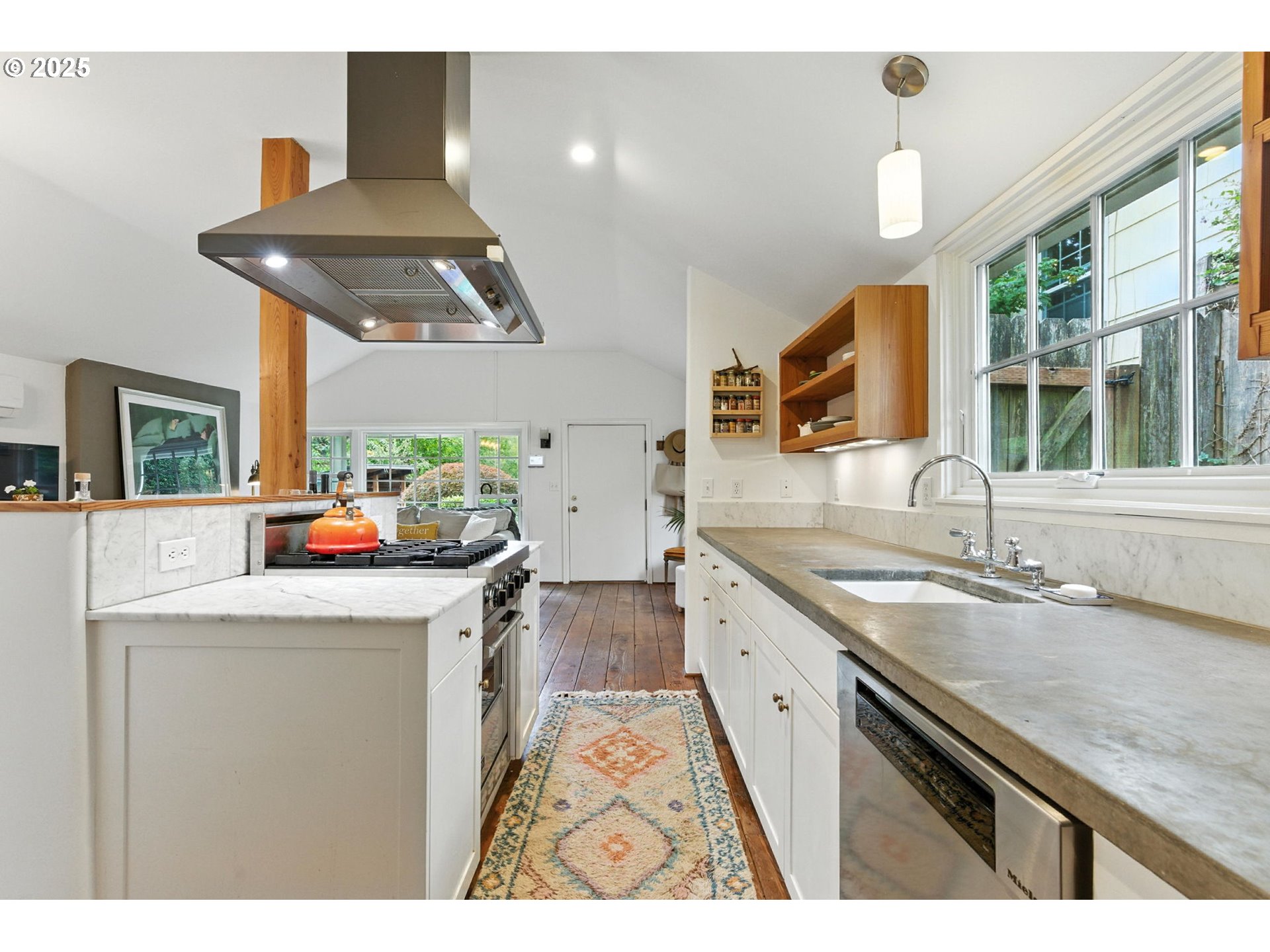 3307 Southwest Spring Garden Street Portland, OR 97219 - Photo 12 of 29 Gallery Image 12