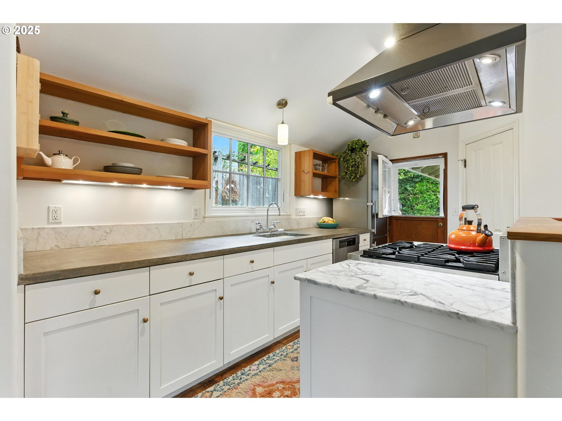 3307 Southwest Spring Garden Street Portland, OR 97219 - Photo 8 of 29 Gallery Image 8