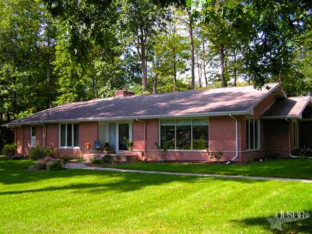 1702 South Hadley Road Fort Wayne, IN 46804 - Photo 2 of 25 Gallery Image 2