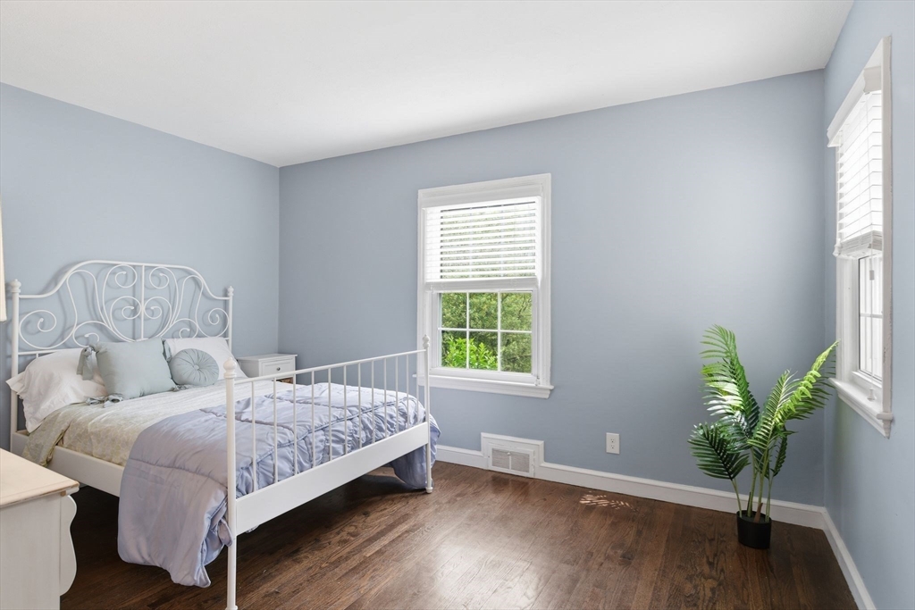 620 Roosevelt Avenue Springfield, MA 01118 - Photo 23 of 42