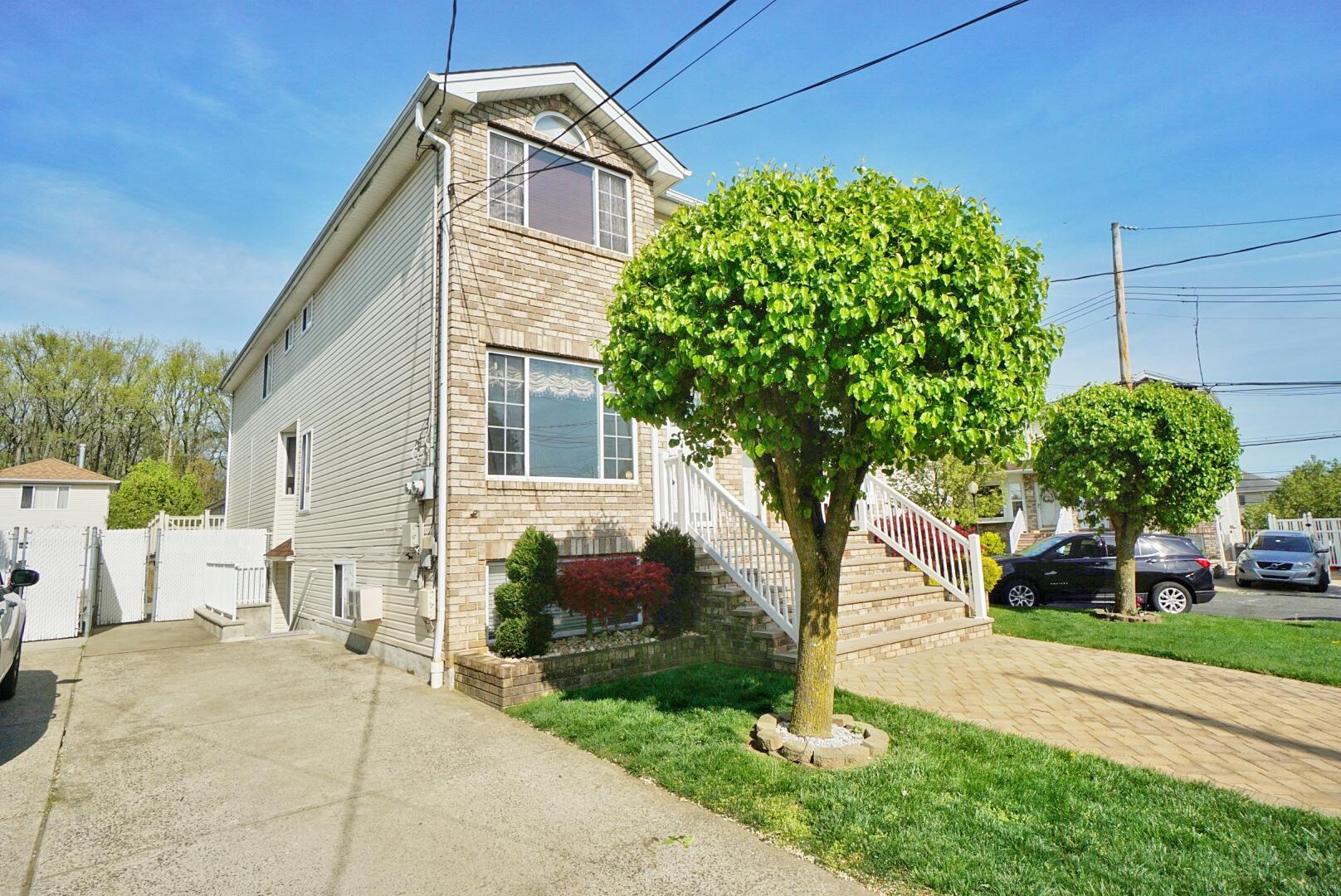 62 Seguine Loop Staten Island, NY 10309 - Photo 32 of 37 Photo Apr 27, 3 19 39 PM